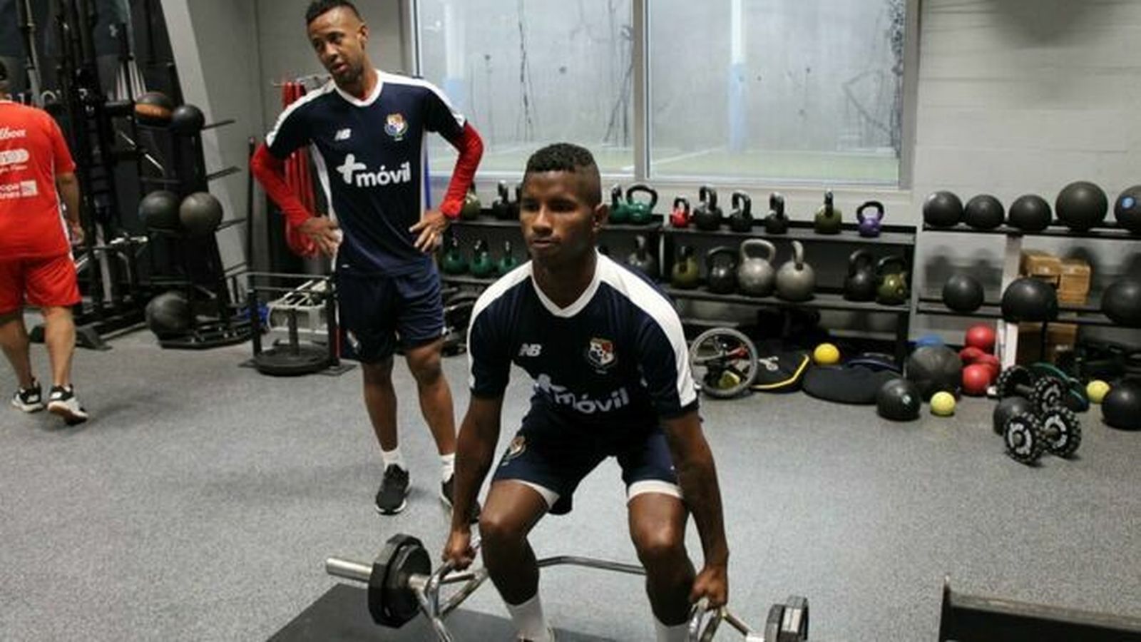 Fidel Escobar se ejercita en la concentración con Panamá