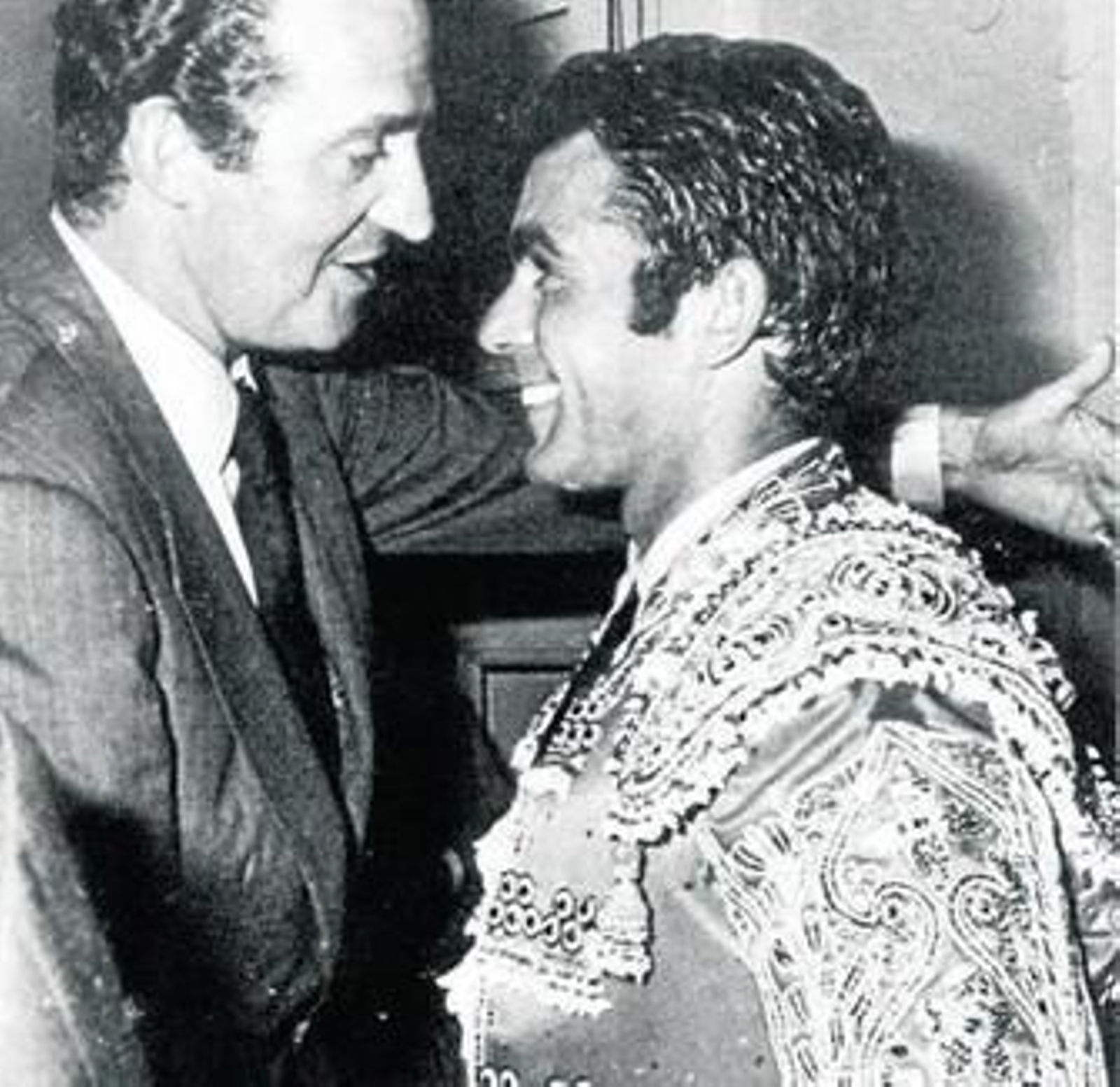 Paquirri junto a Su Majestad el Rey tras una corrida de Beneficencia.