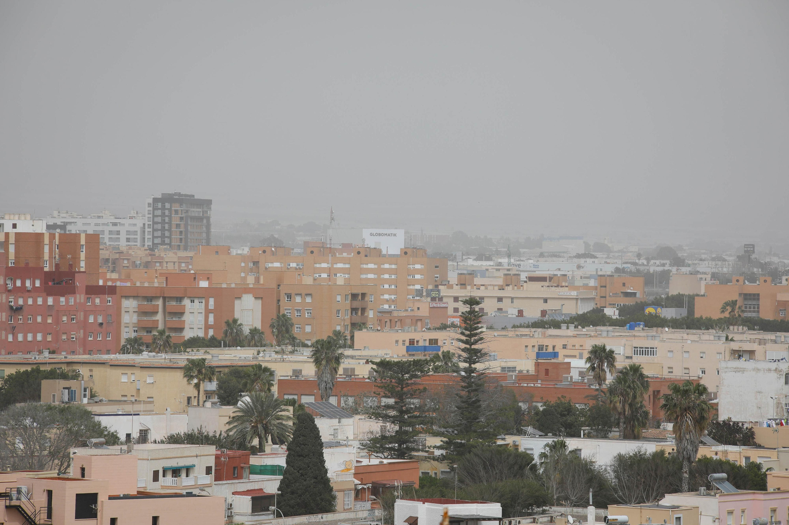 La calima de Almería en imágenes