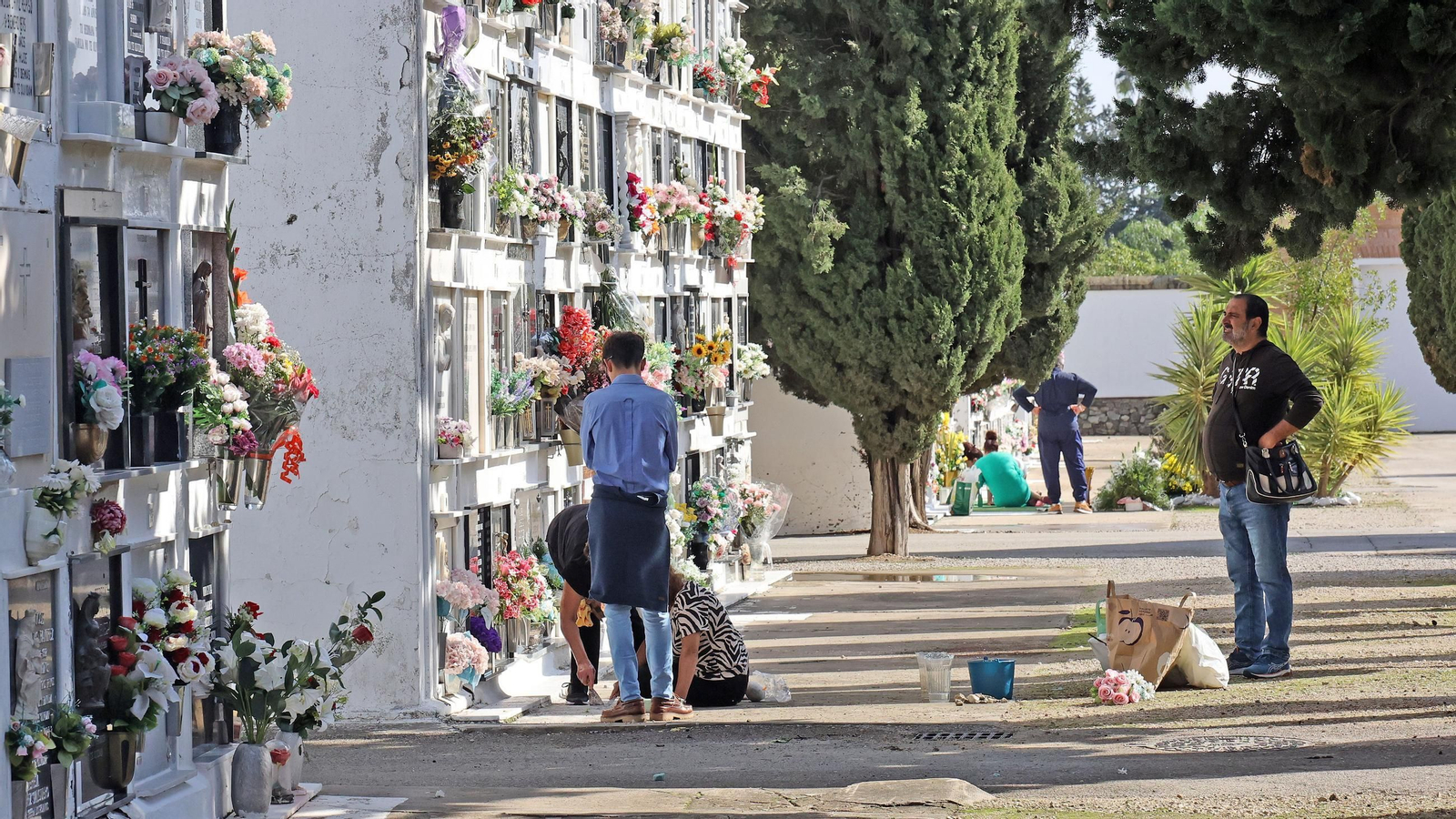 Imágenes del cementerio de Jerez en el Día de los Fieles Difuntos