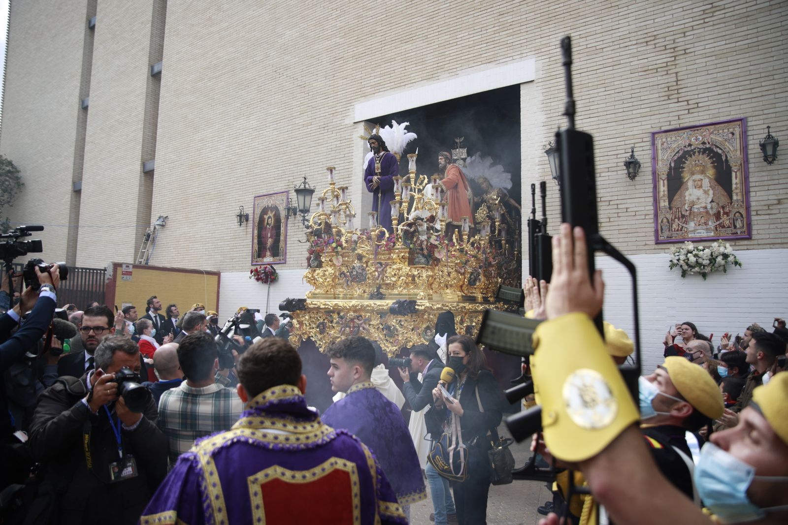 Fotos de La Hermandad de San Pablo  un Lunes Santo en la Semana Santa de Sevilla