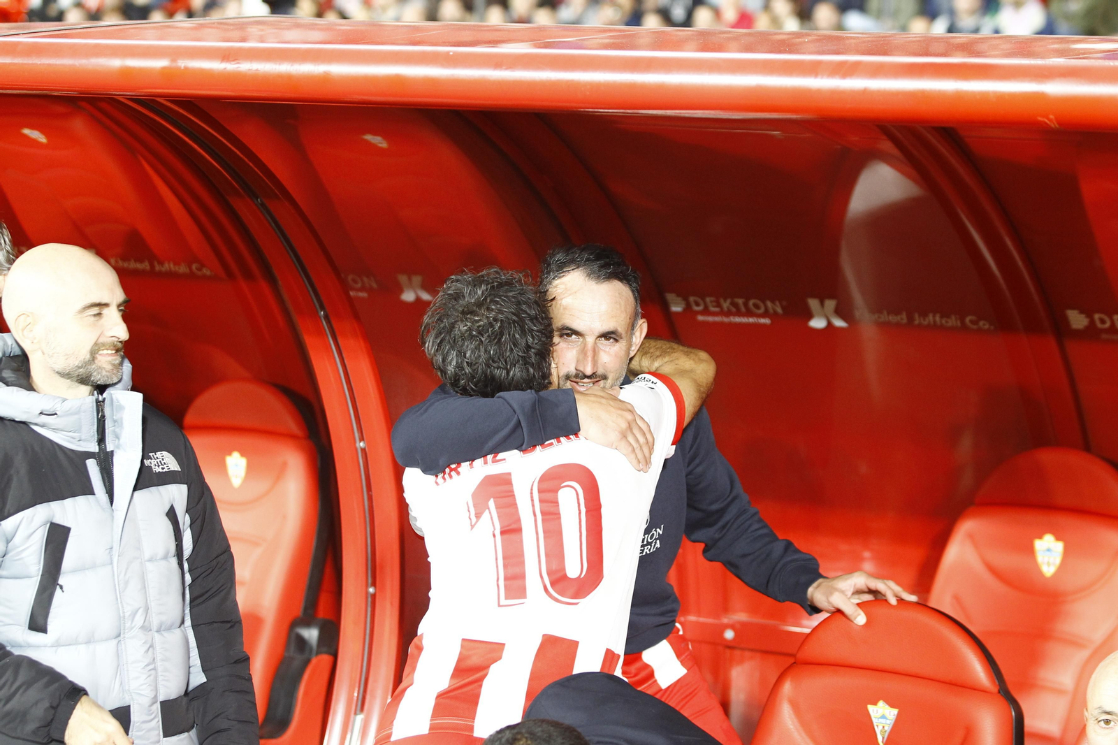 Imágenes del partido homenaje al 'eterno' capitán de la U.D. Almería, José Ortiz