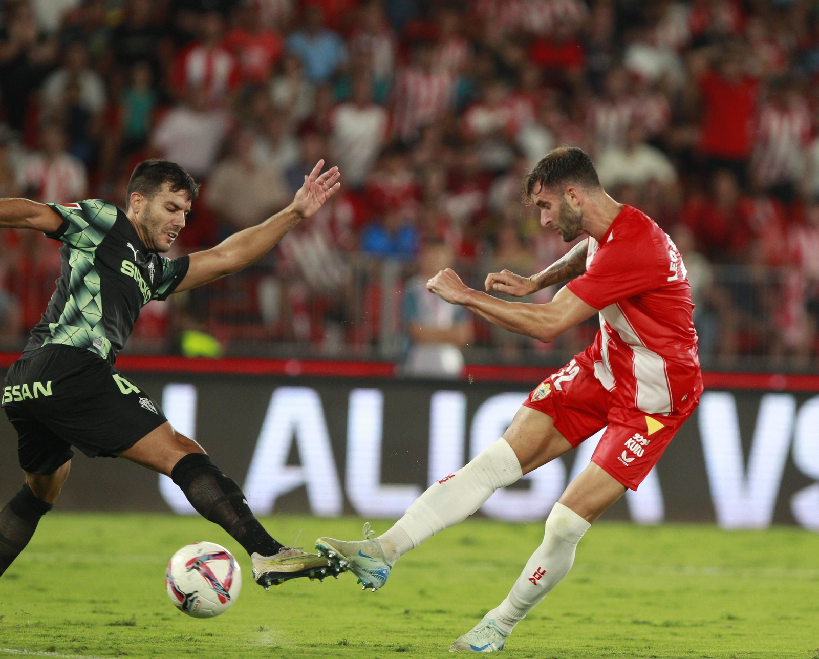 El partido U.D. Almería-Sporting de Gijón, en imágenes
