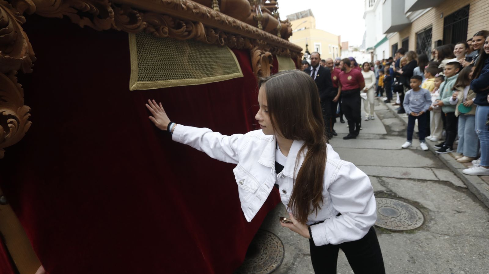 Fotos del Martes Santo en La Línea: Jesús de las Penas y María Santísima de los Dolores