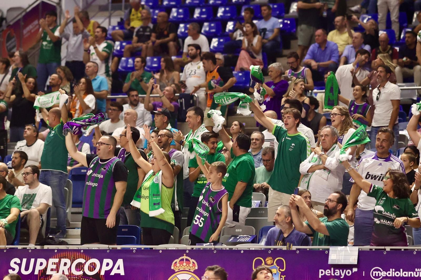 Búscate en las gradas del Carpena en las semifinales de Supercopa entre Unicaja y Valencia Basket