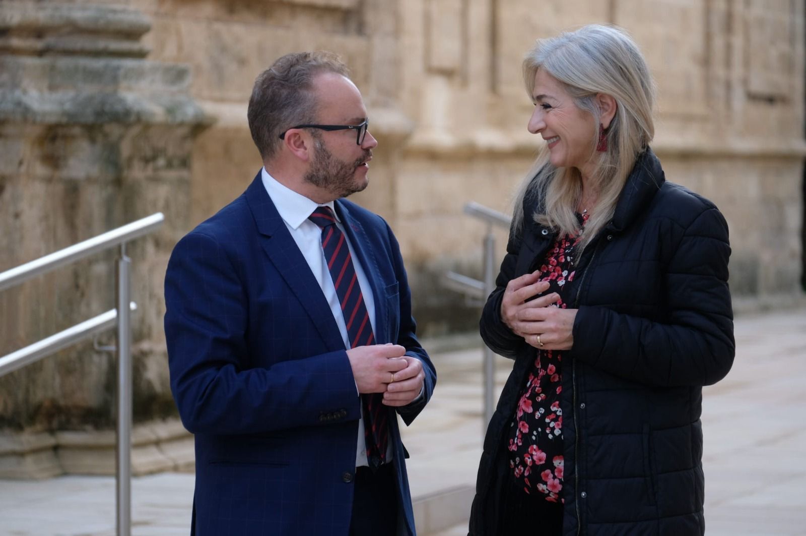 El diputado del PP por Granada, Mariano García, junto a la consejera Patricia del Pozo