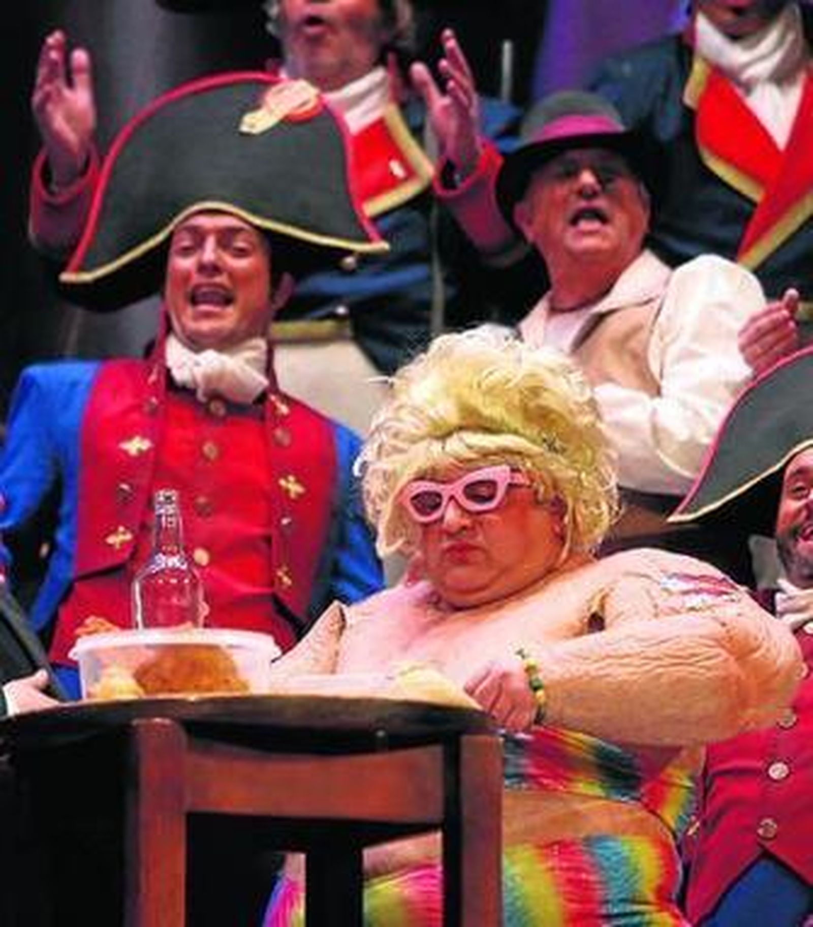 'El Niño Malet'  con el  tipo de la chirigota 'Ahora es cuando se está bien aquí'.