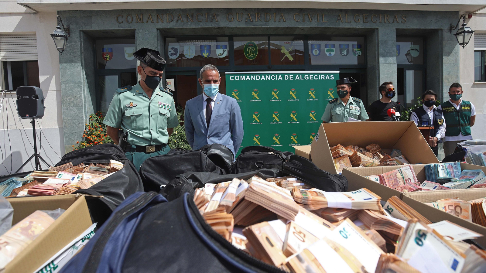 Fotos del dinero incautado en la operación Jumita de la Guardia Civil en Algeciras