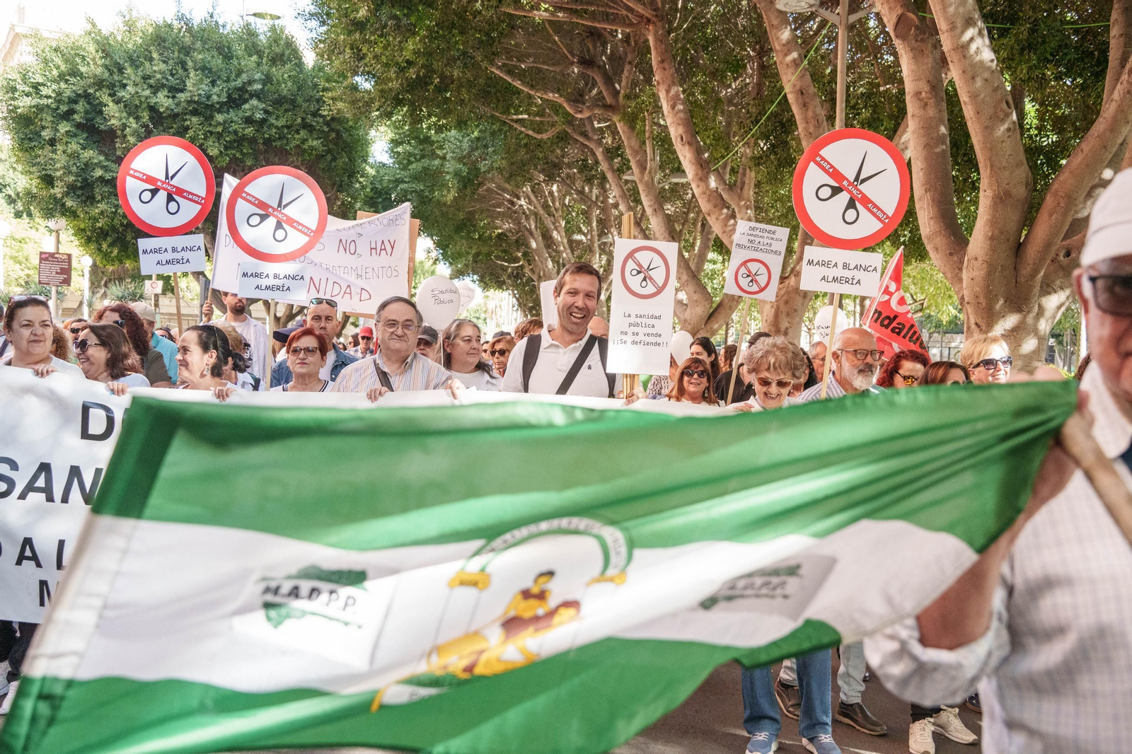 "La sanidad se defiende, gobierne quien gobierne", Almería se lanza a las calles por la sanidad pública