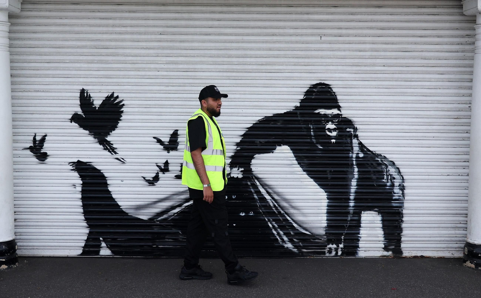 La serie animal del artista Banksy, al completo