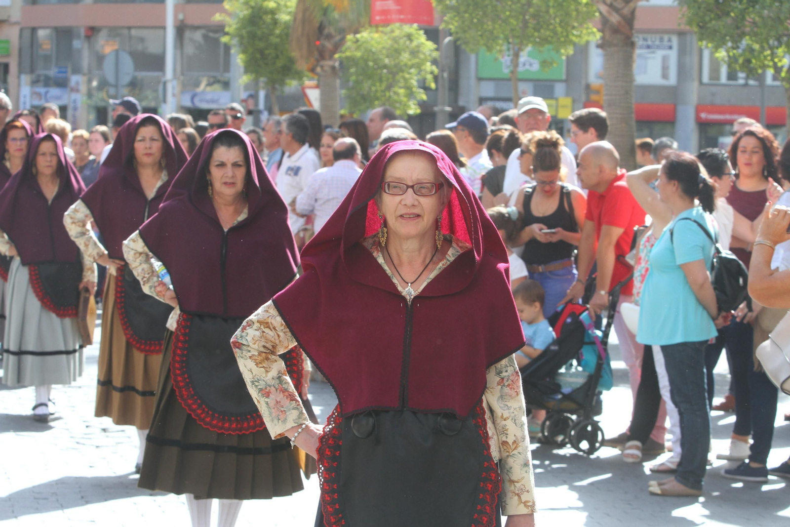 Imágenes del desfile Iberoamericano de bailes.
