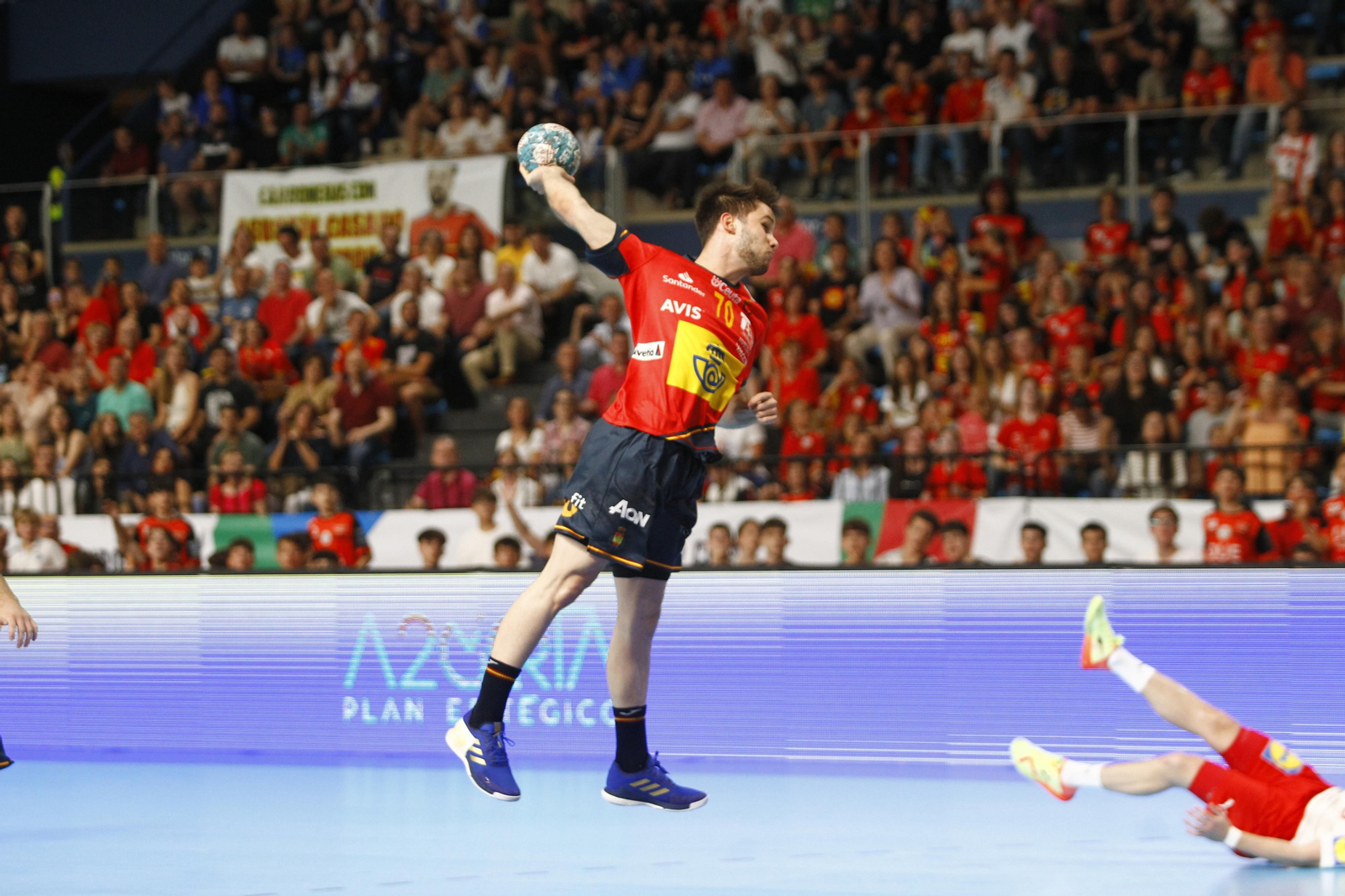 Imágenes del España-Dinamarca de la EHF Euro Cup de balonmano, en Almería