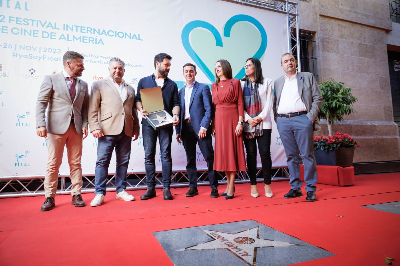 Imágenes en el paseo de la fama de Álvaro Morte