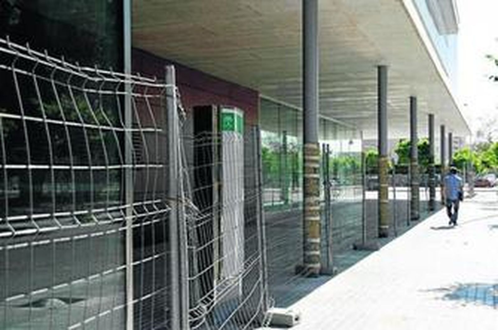 Frontal del nuevo centro de especialidades de Noreña.