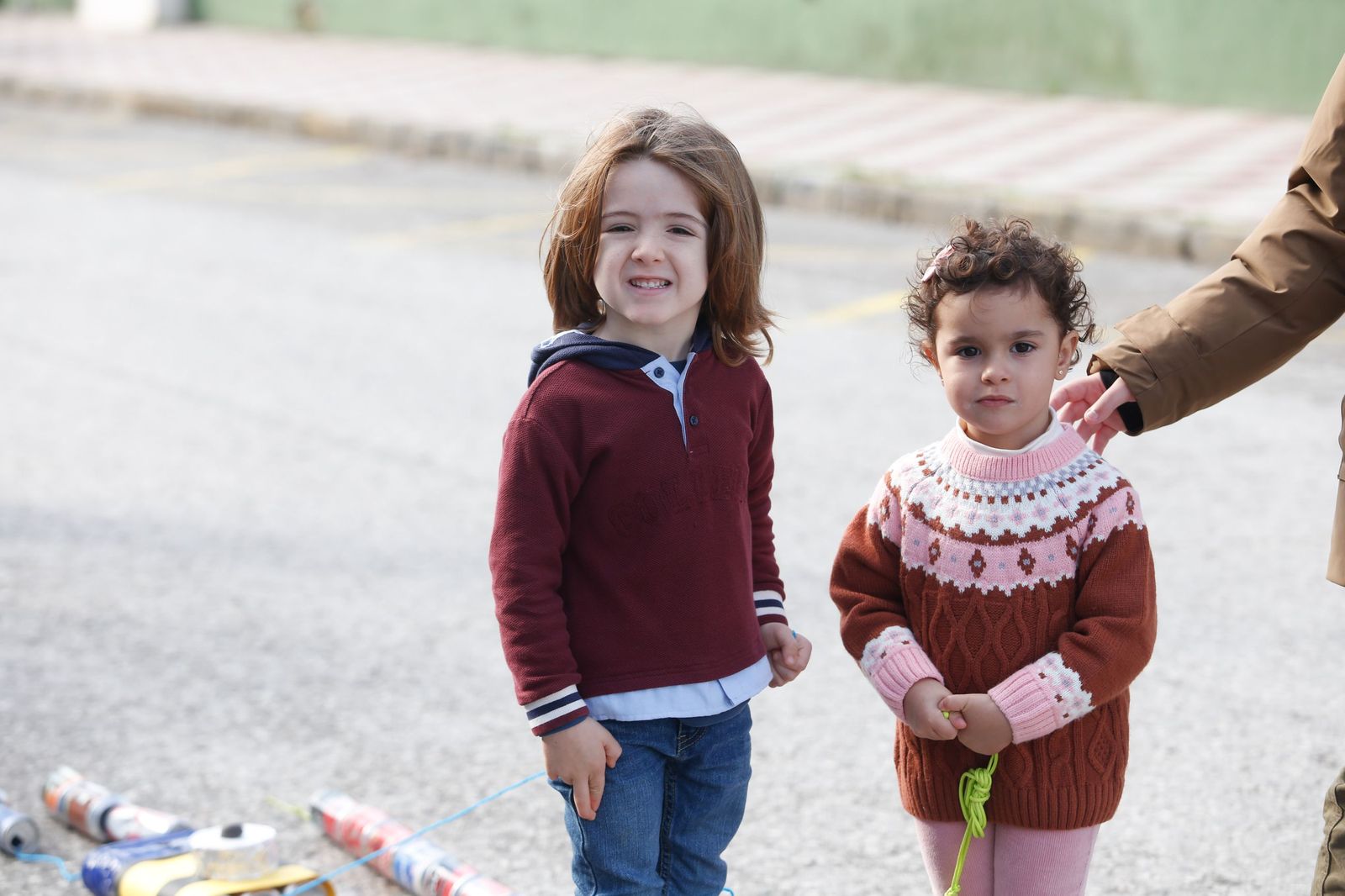 Búscate en las fotos del arrastre de latas 2026 en Los Barrios