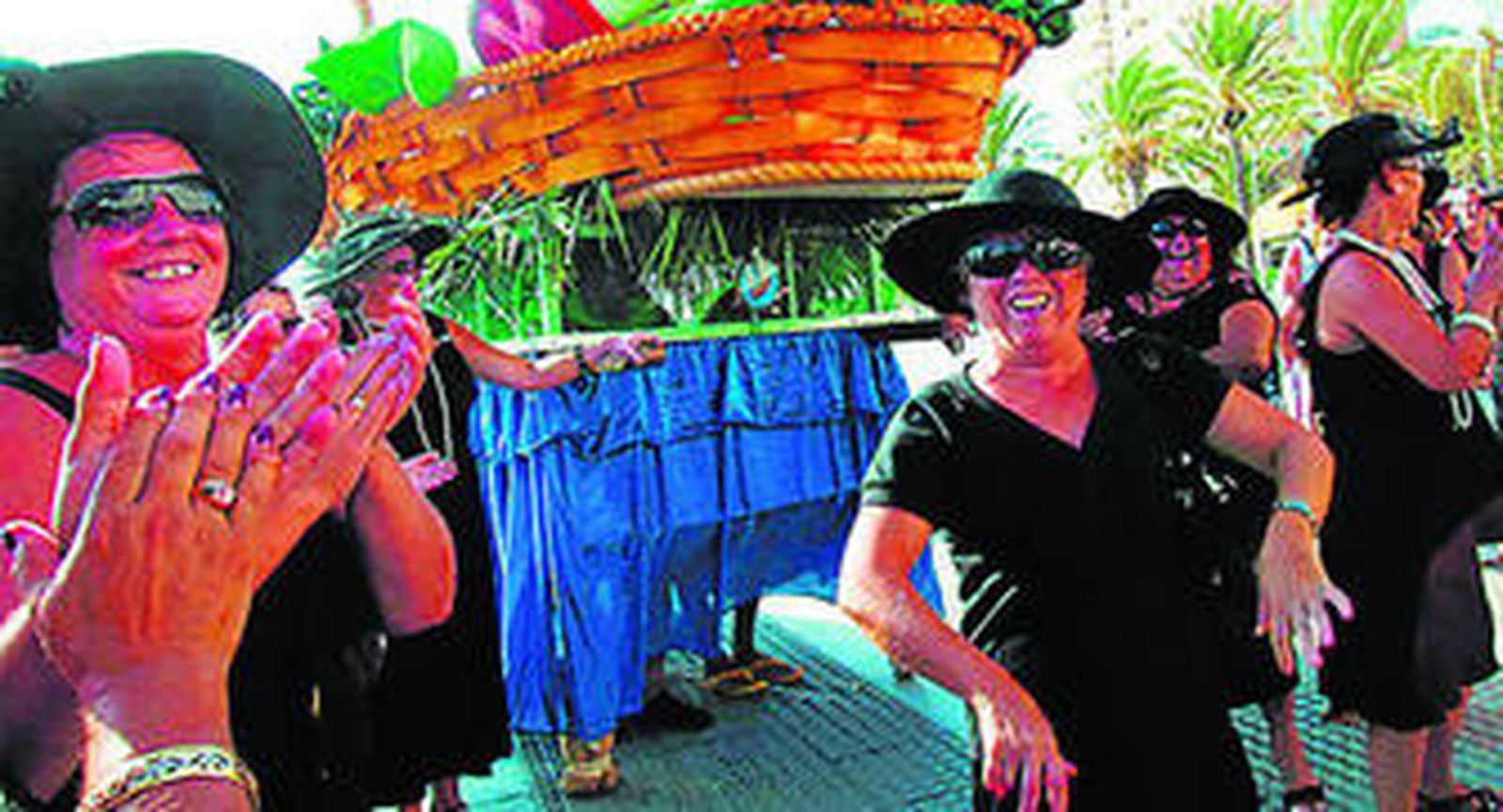 Las alegres plañideras del Entierro de la Caballa, en una edición de años pasados.