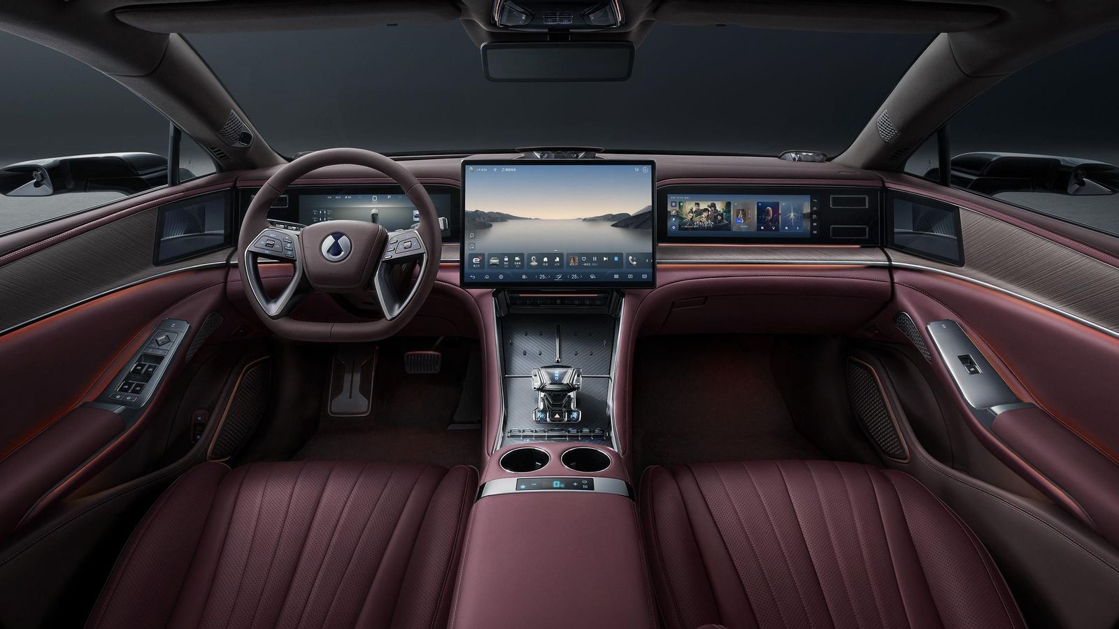 Fiel a su carácter premium, el habitáculo del DENZA ZT9GT ofrece un espacio refinado y tecnológicamente a la última.