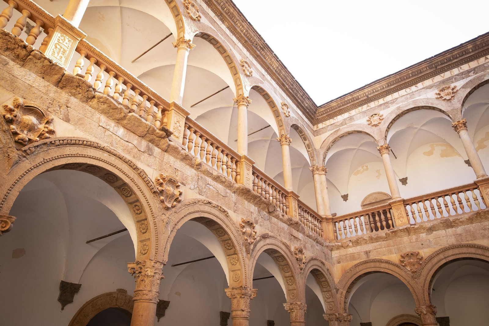 En el interior del Castillo de La Calahorra: las imágenes de la nueva fortaleza de la provincia de Granada