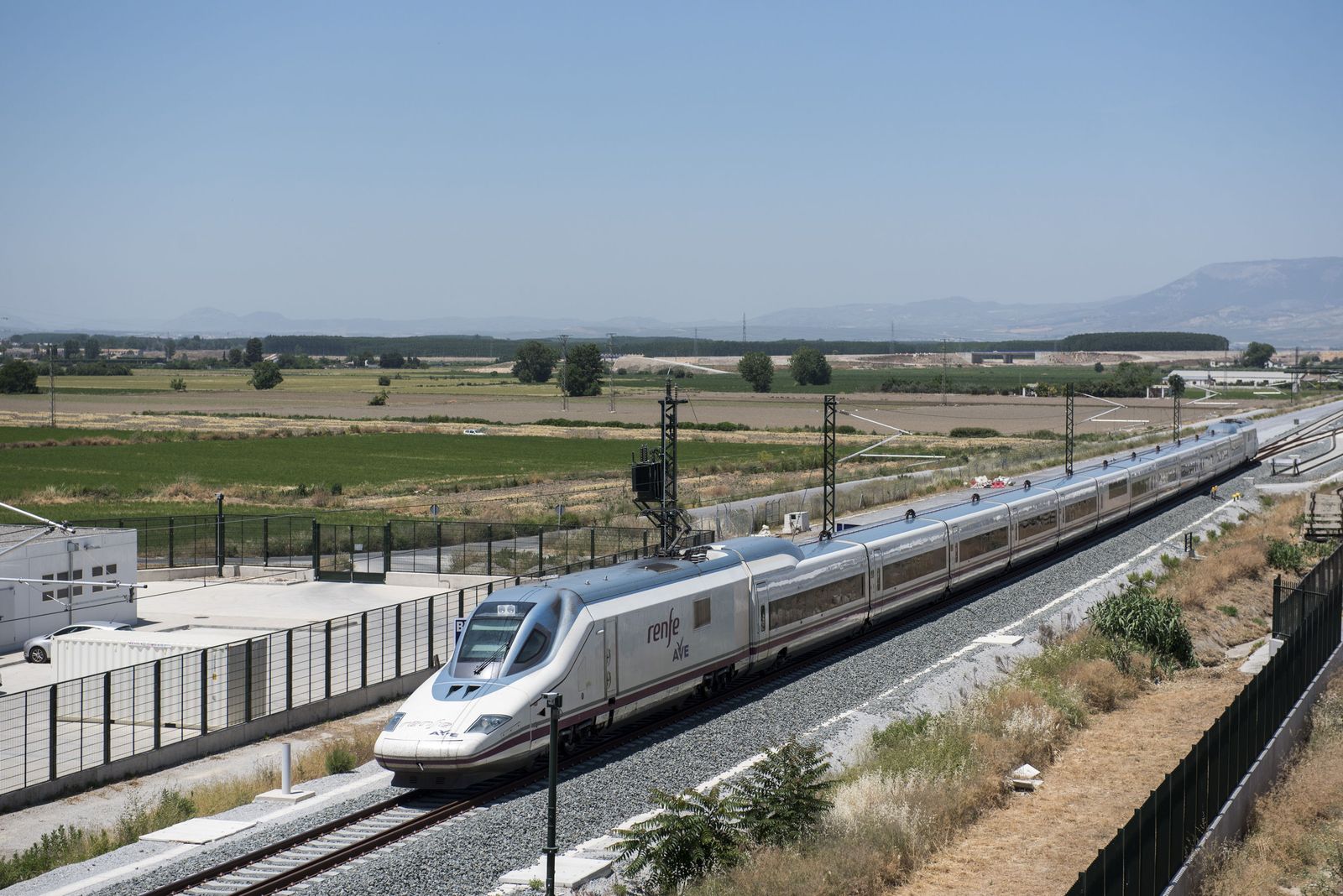 Vista de un tren de pasajeros.