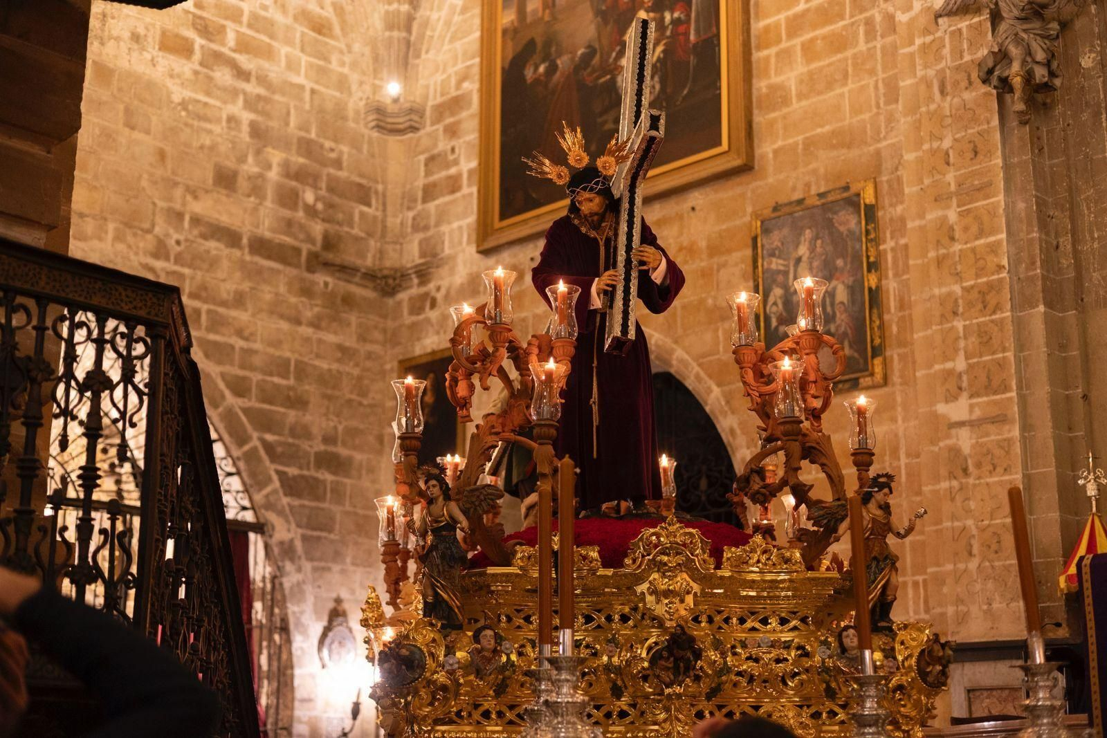 Las imágenes del Lunes Santo 2024 en El Puerto: Afligidos