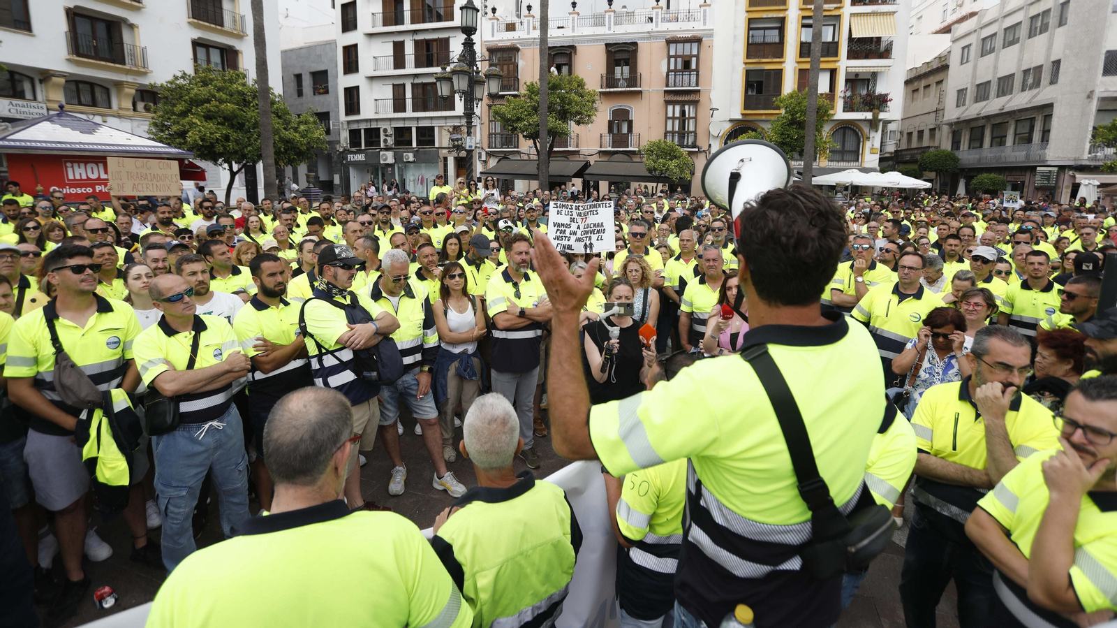 La plantilla de Acerinox celebra una nueva manifestación en Algeciras, en imágenes