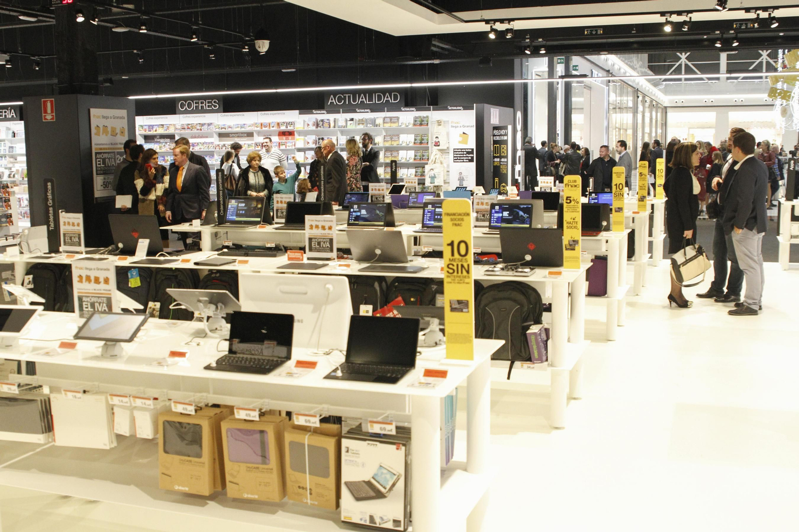 Fiesta en Granada por la apertura del Nevada