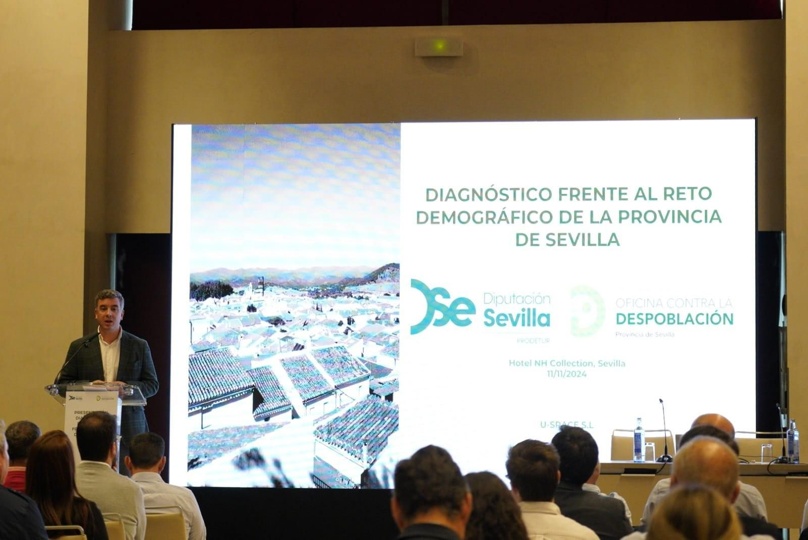 Rodrigo Rodríguez Hans, vicepresidente de Prodetur, inaugura la jornada de presentación.