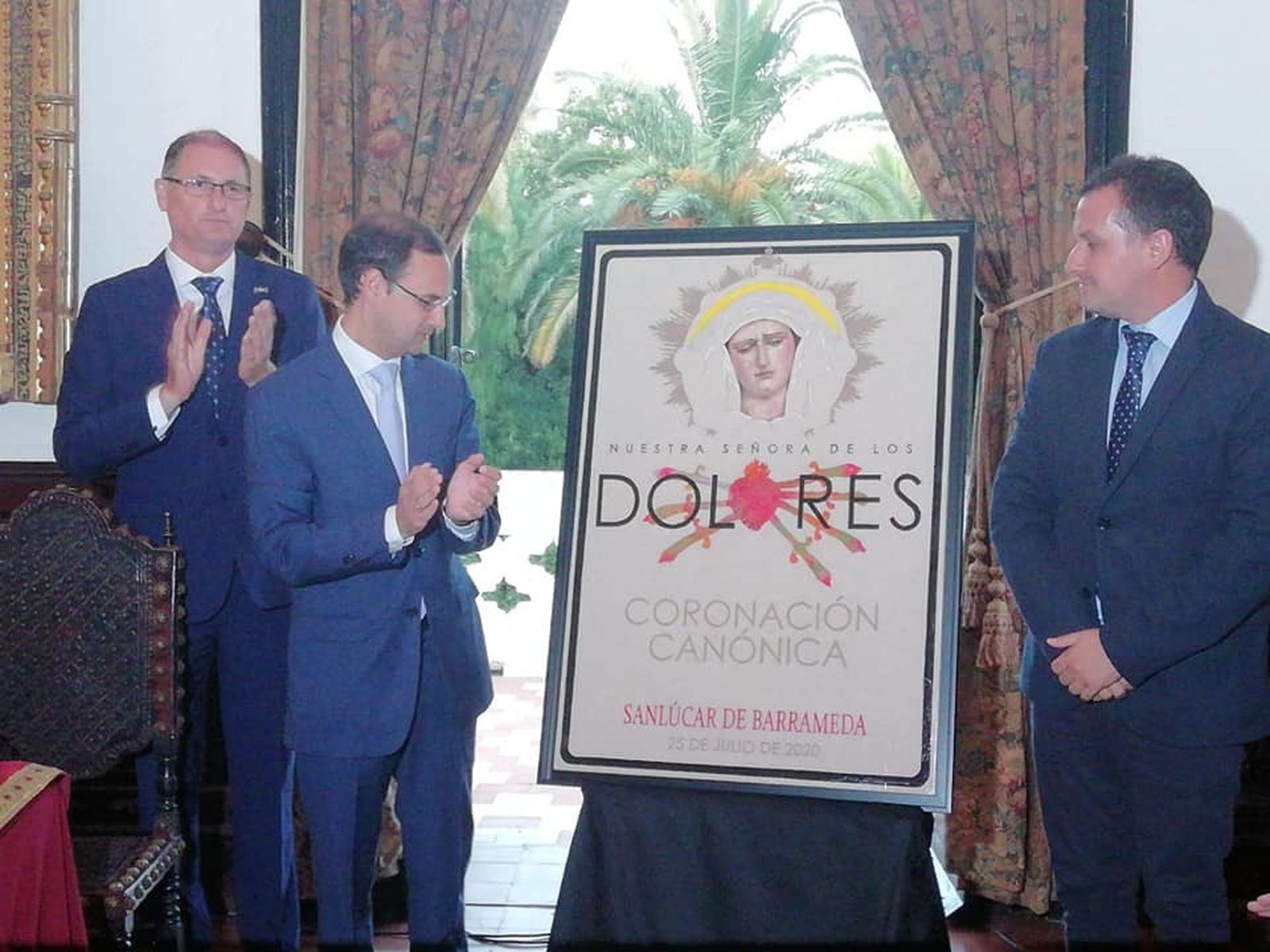 El cartel anunciador de la coronación canónica de la Virgen de los Dolores es obra de Antonio Díaz Arnido.