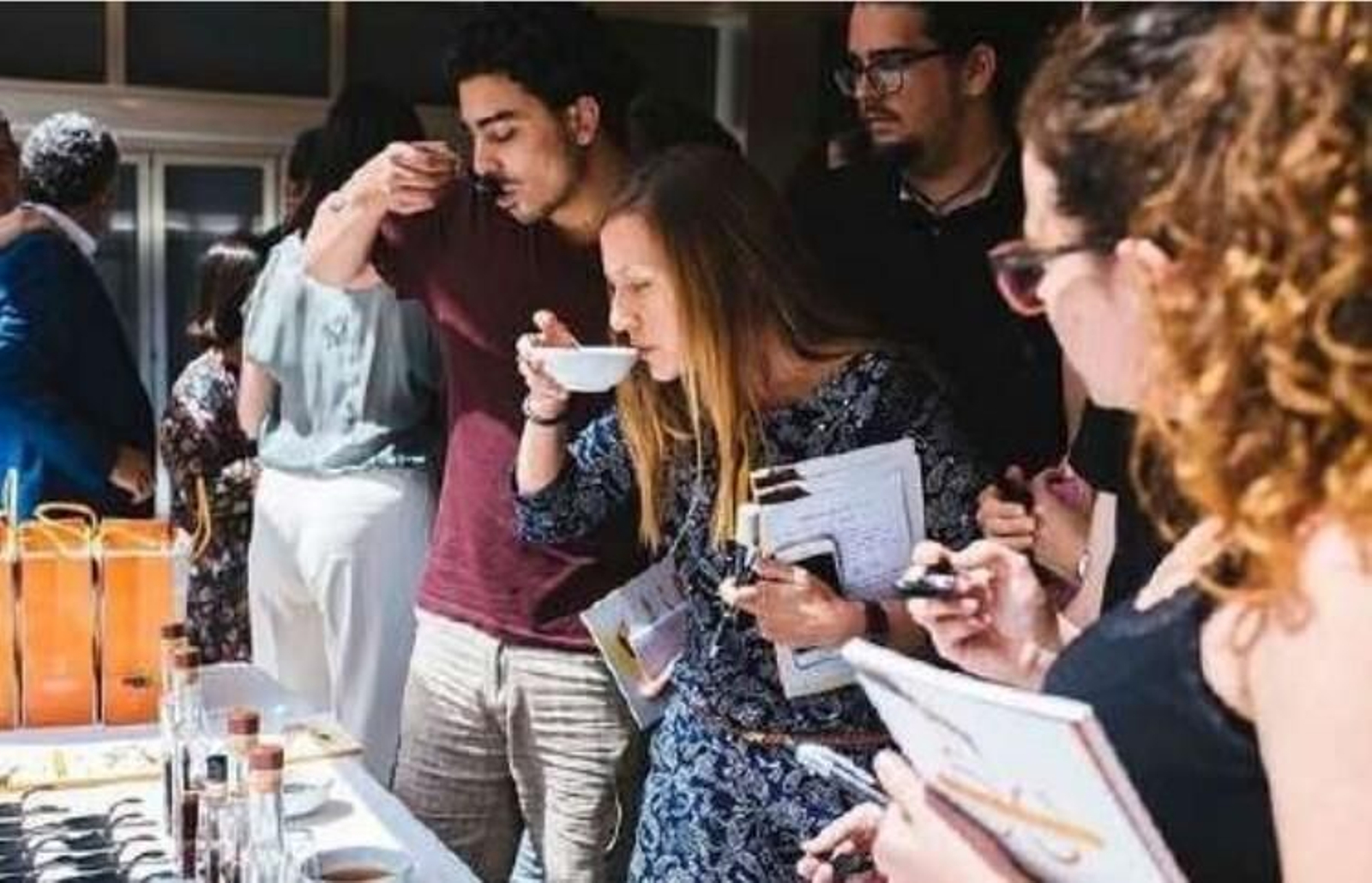 Cata de Vinagre de Jerez en una actividad promocional del condimento jerezano.