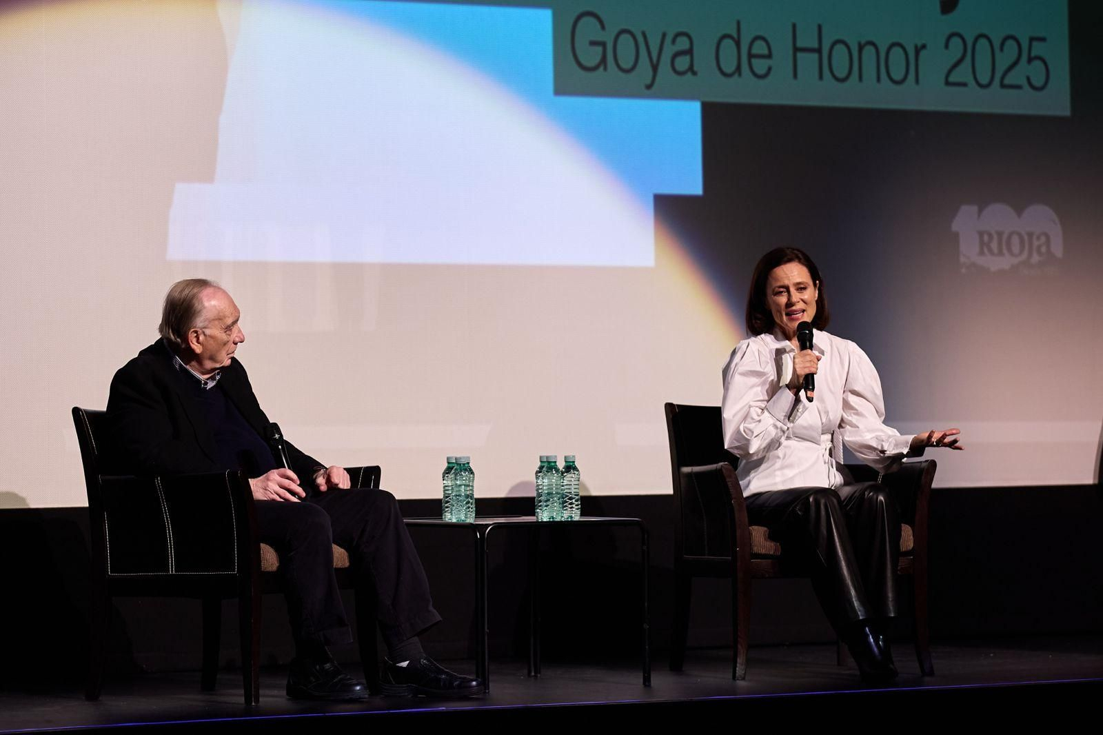 Aitana Sánchez Gijón durante el encuentro mantenido en el Isabel La Católica