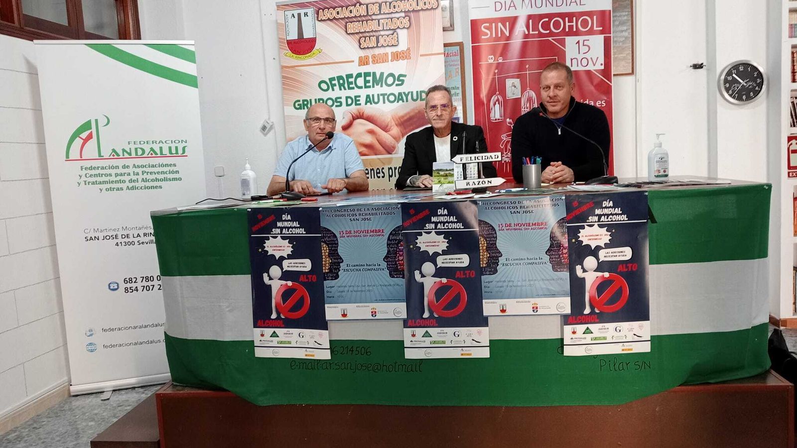 Emilio Medina, Juan Núñez y Agustín Santiago, en la jornada de puertas abiertas.