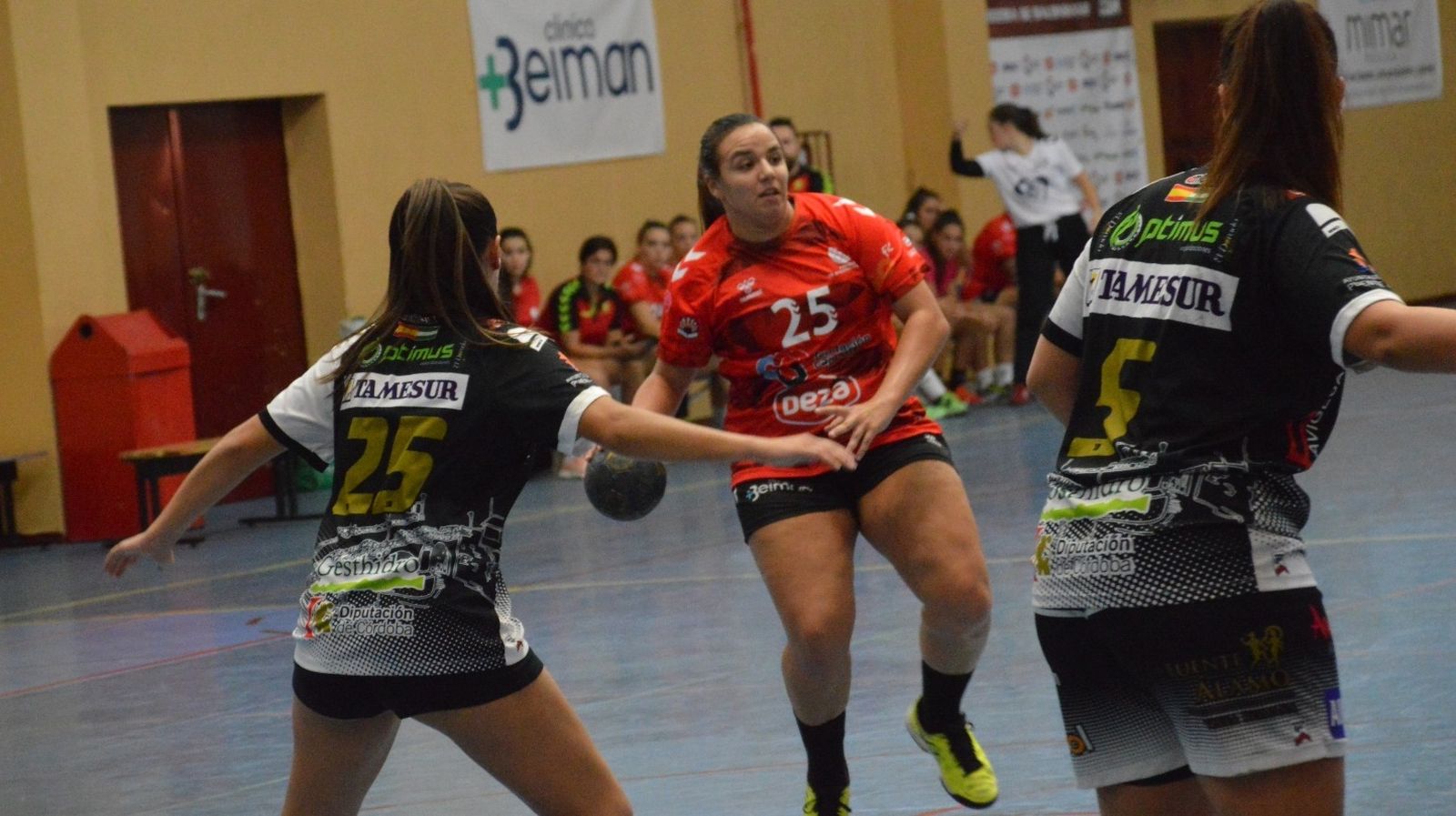 Miriam Egea, durante un partido de su primera temporada en el club.