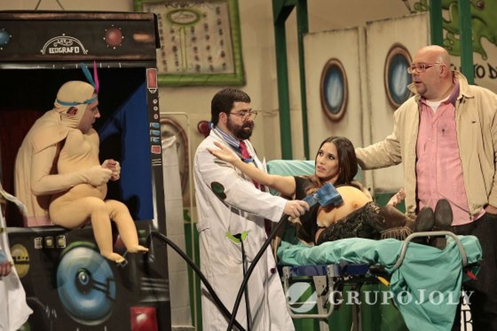 Clínica privada Sana, sana culito de rana. 

Foto: Fito Carreto · Julio Gonzalez · Lourdes de Vicente