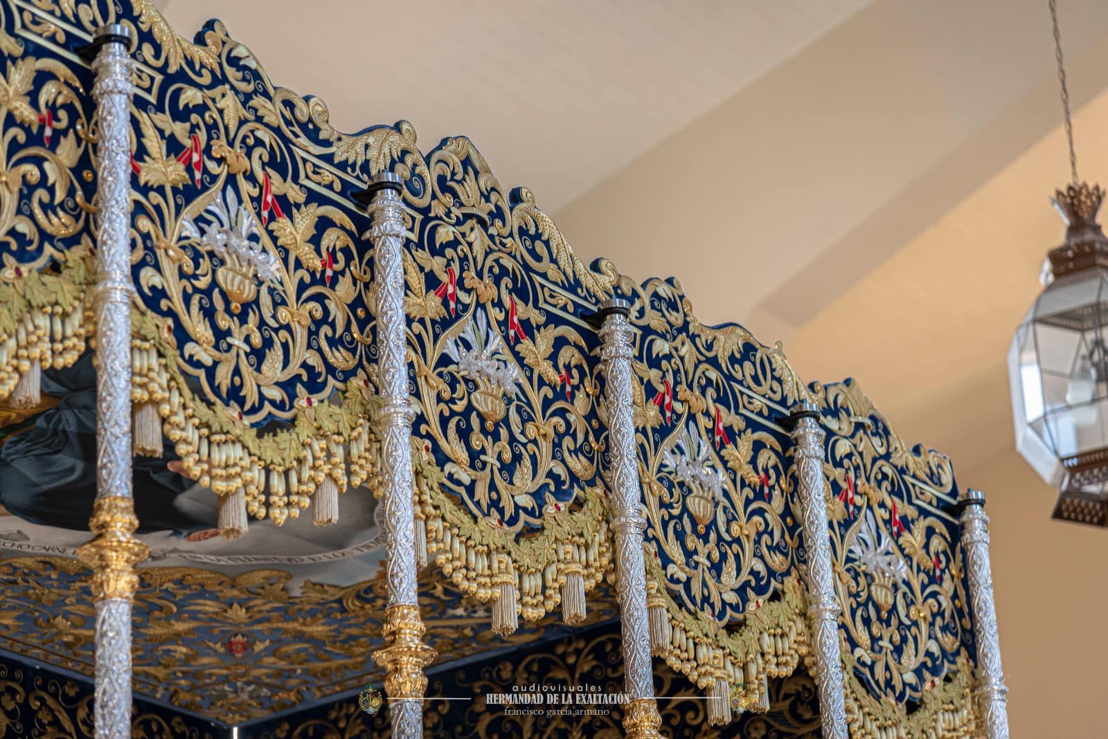 Bambalinas laterales del palio de María Santísima de la Concepción.