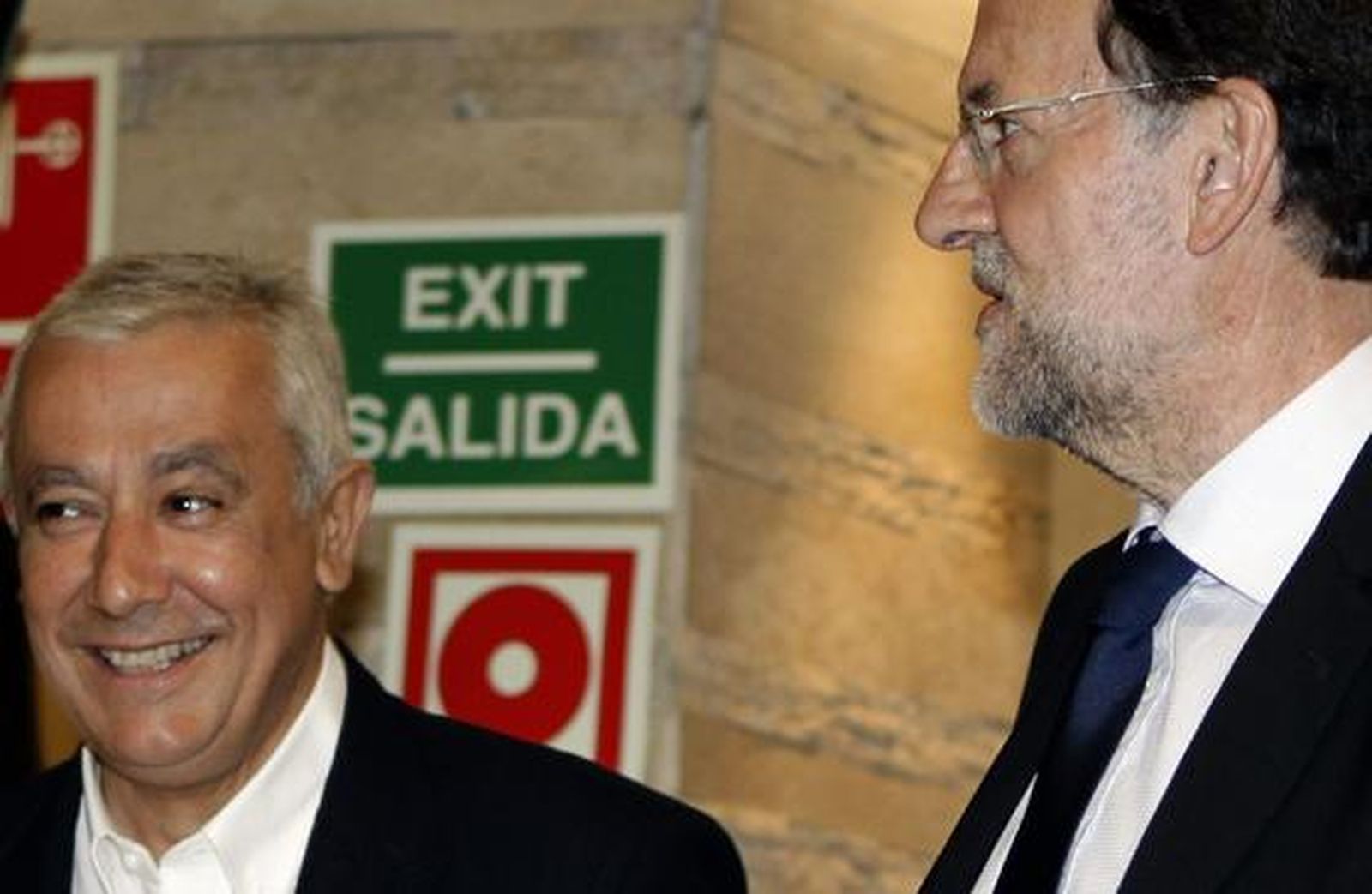 Rajoy, Arenas y Zoido, entre otros, acuden a la Junta Directiva Nacionald del PP realizada en Sevilla.

Foto: Antonio Pizarro