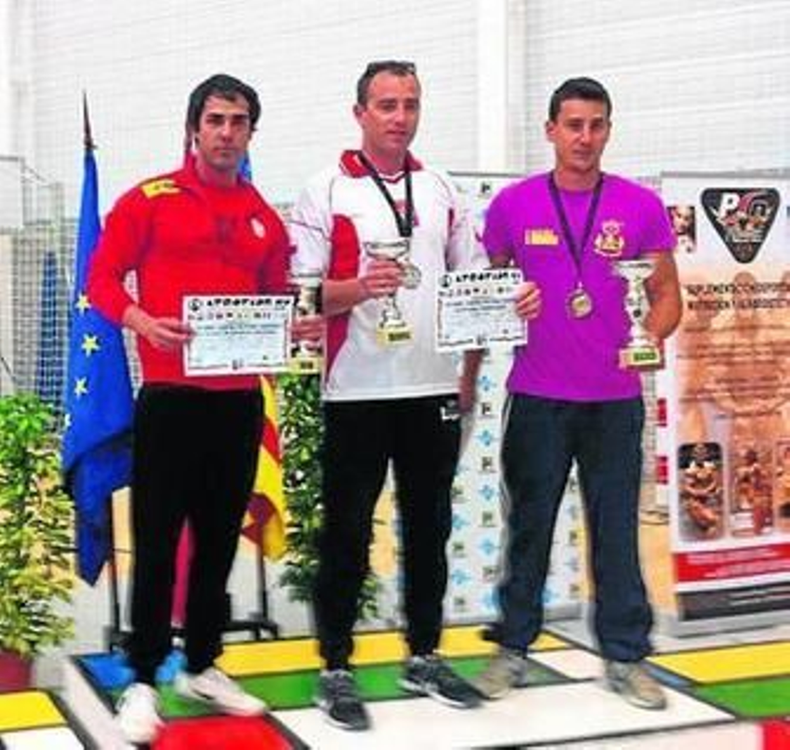 Rodríguez, a la izquierda, en el podio del Campeonato de Europa.