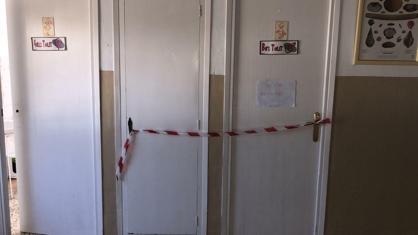 Aseos del colegio cerrados por averías
