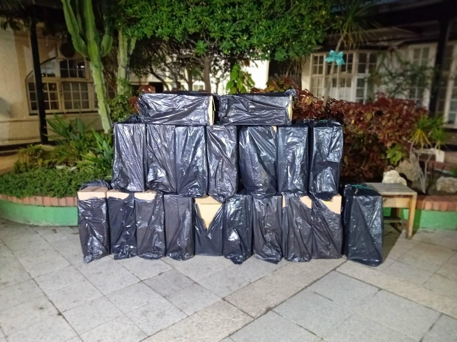 Cajas de tabaco incautadas por la Royal Gibraltar Police. Cajas de tabaco incautadas por la Royal Gibraltar Police.