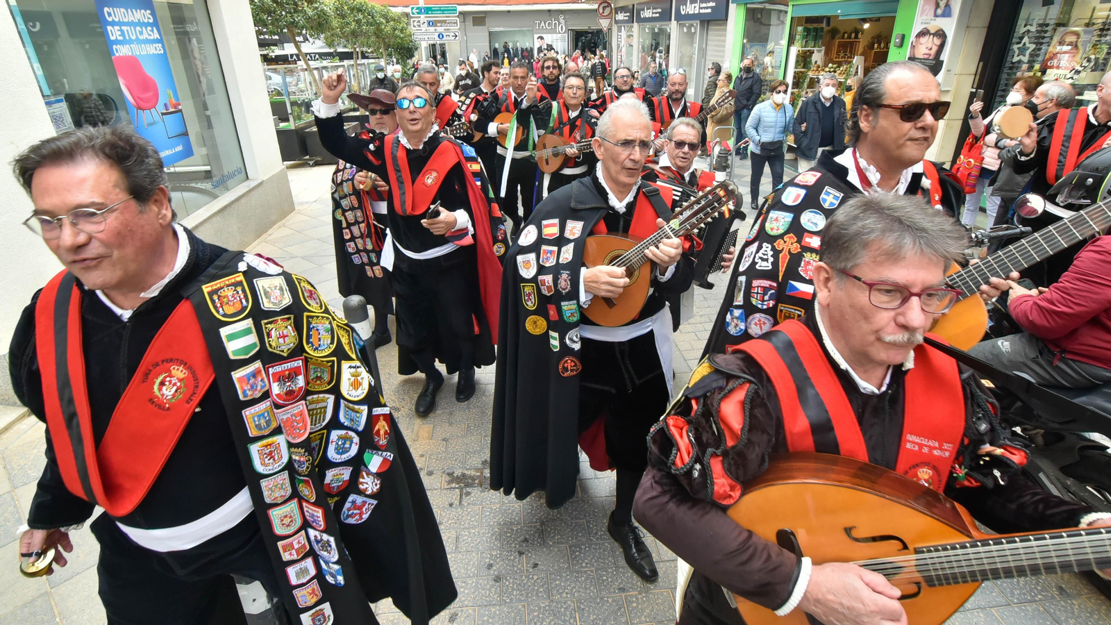 Pasacalles del Certamen de Tunas en Algeciras