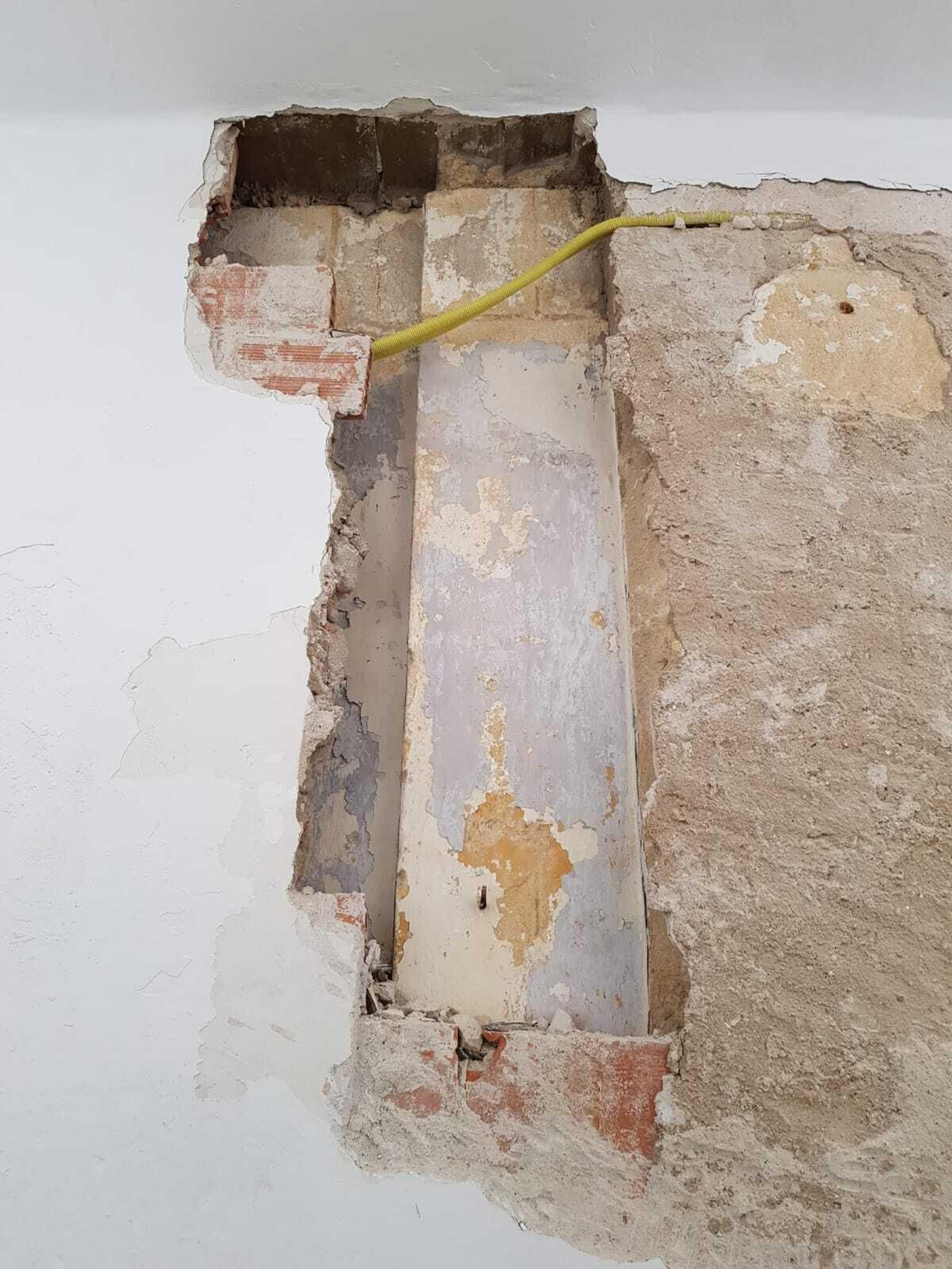 El nuevo hallazgo del que podría ser un tramo de la fachada de la Casa de la Camorra.