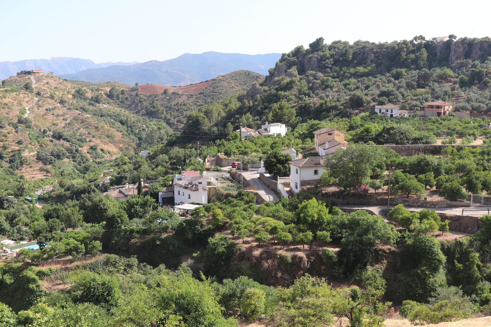 Así lucen Jorox, su entorno y su cascada, un oasis en Málaga para el caluroso verano de Andalucía