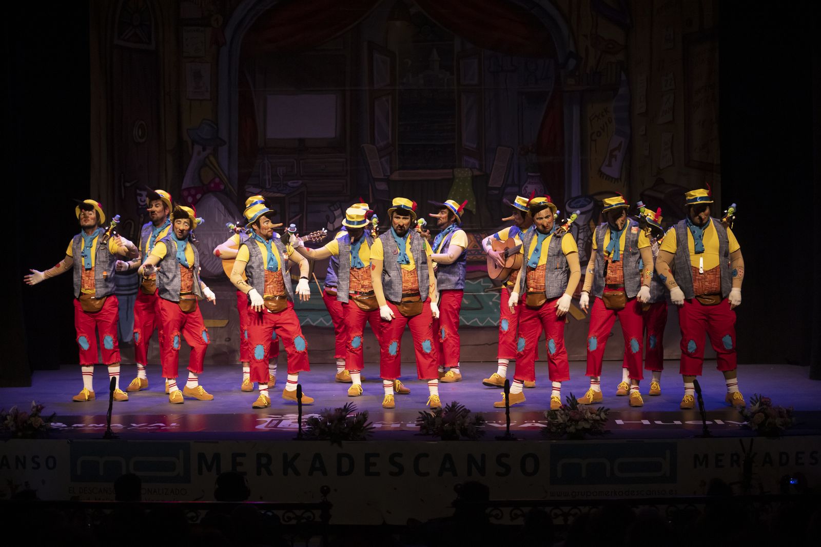 Imágenes de la actuación de la murga de Ayamonte "Los embusteros" en el Carnaval Colombino
