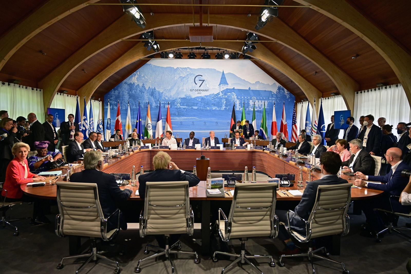 El canciller alemán, Olaf Scholz, preside las sesiones por la segunda jornada de la cumbre del G-7.