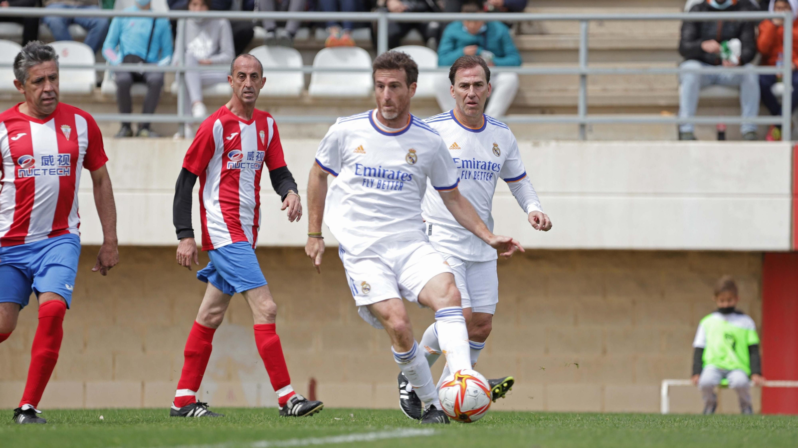 La mejores fotos del Algeciras - Real Madrid veteranos