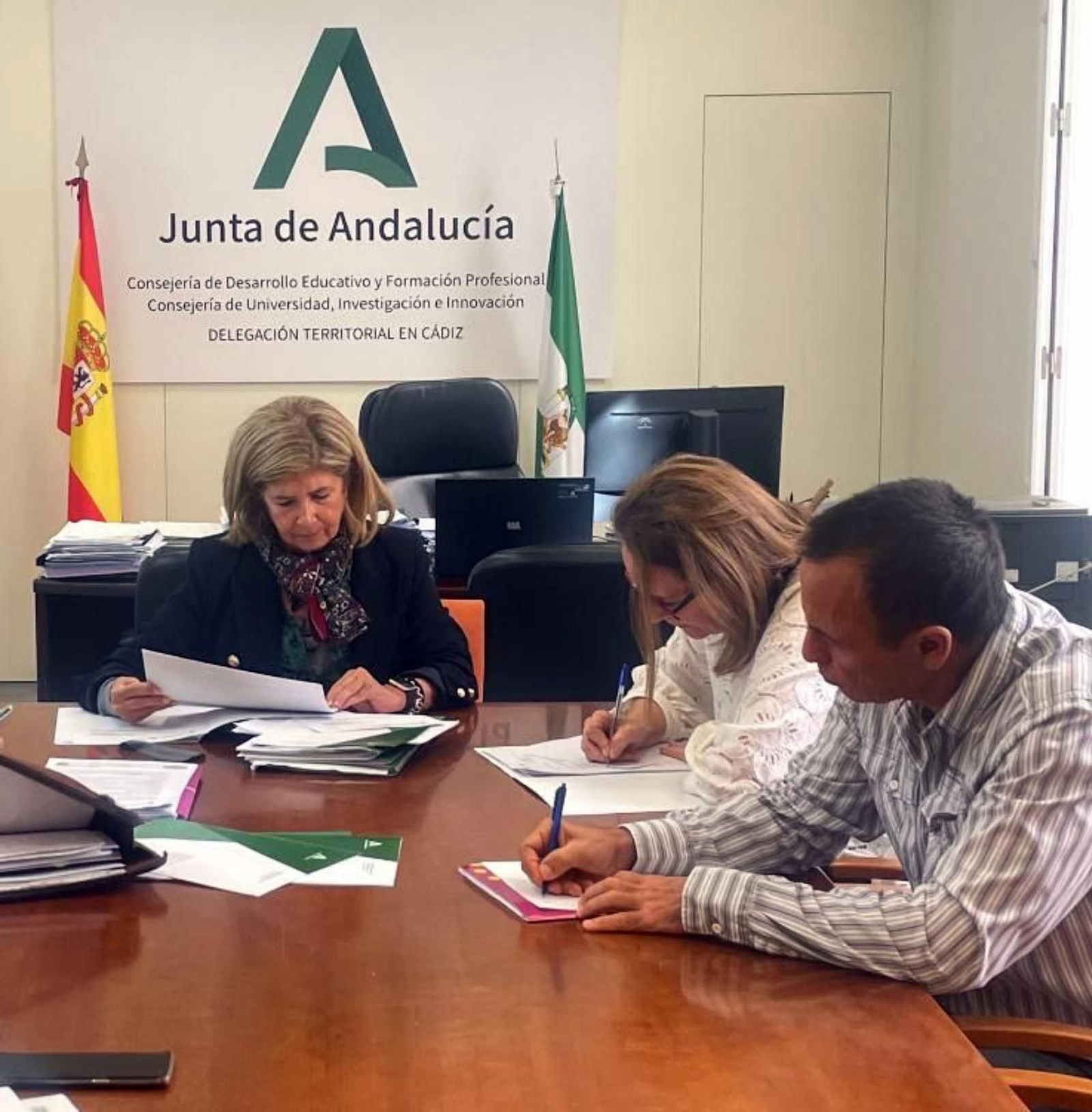 Paredes, Salvador y Súnico en la reunión de este lunes Paredes, Salvador y Súnico en la reunión de este lunes