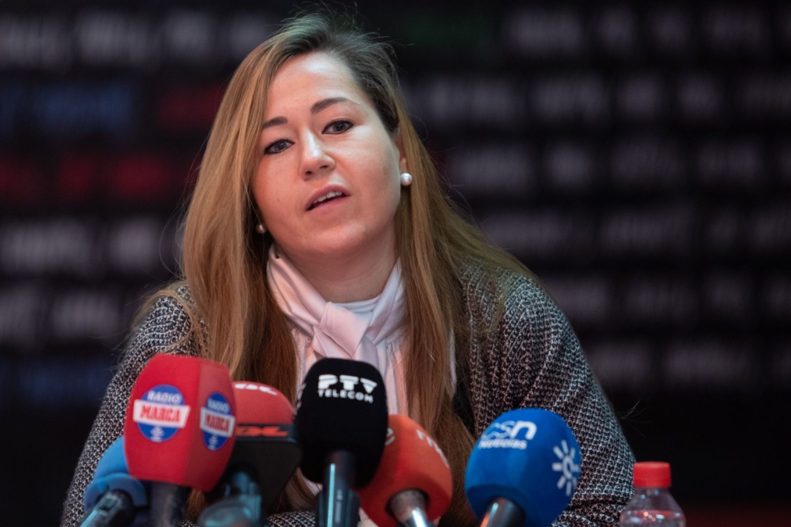 Patricia Rodríguez atiende a los medios en el acto de este jueves