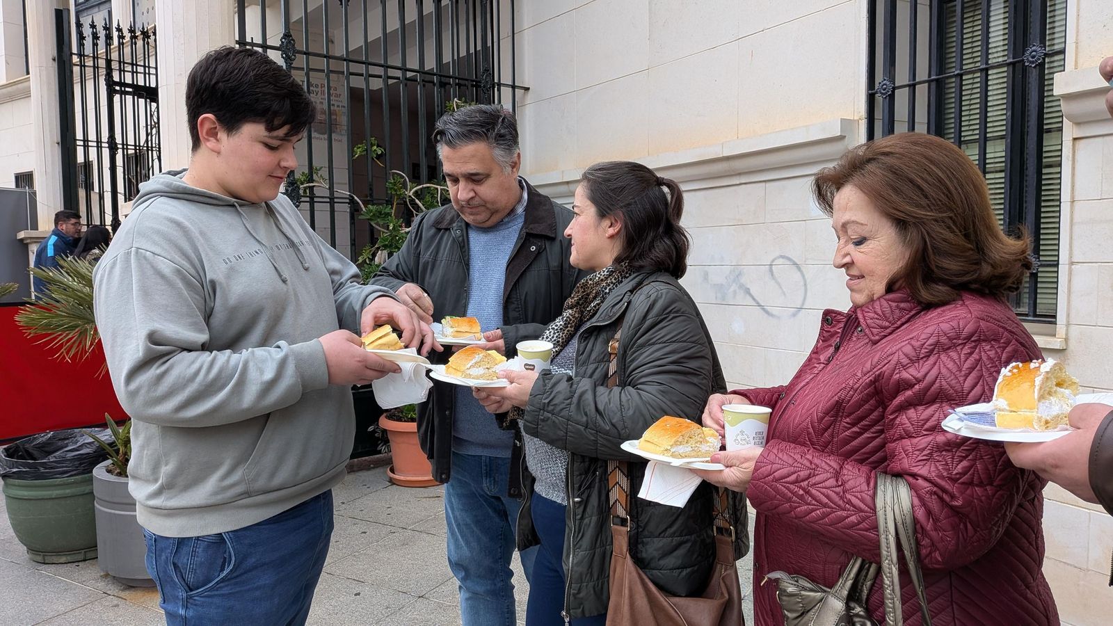 Degustación del roscón de reyes gigante en Lucena