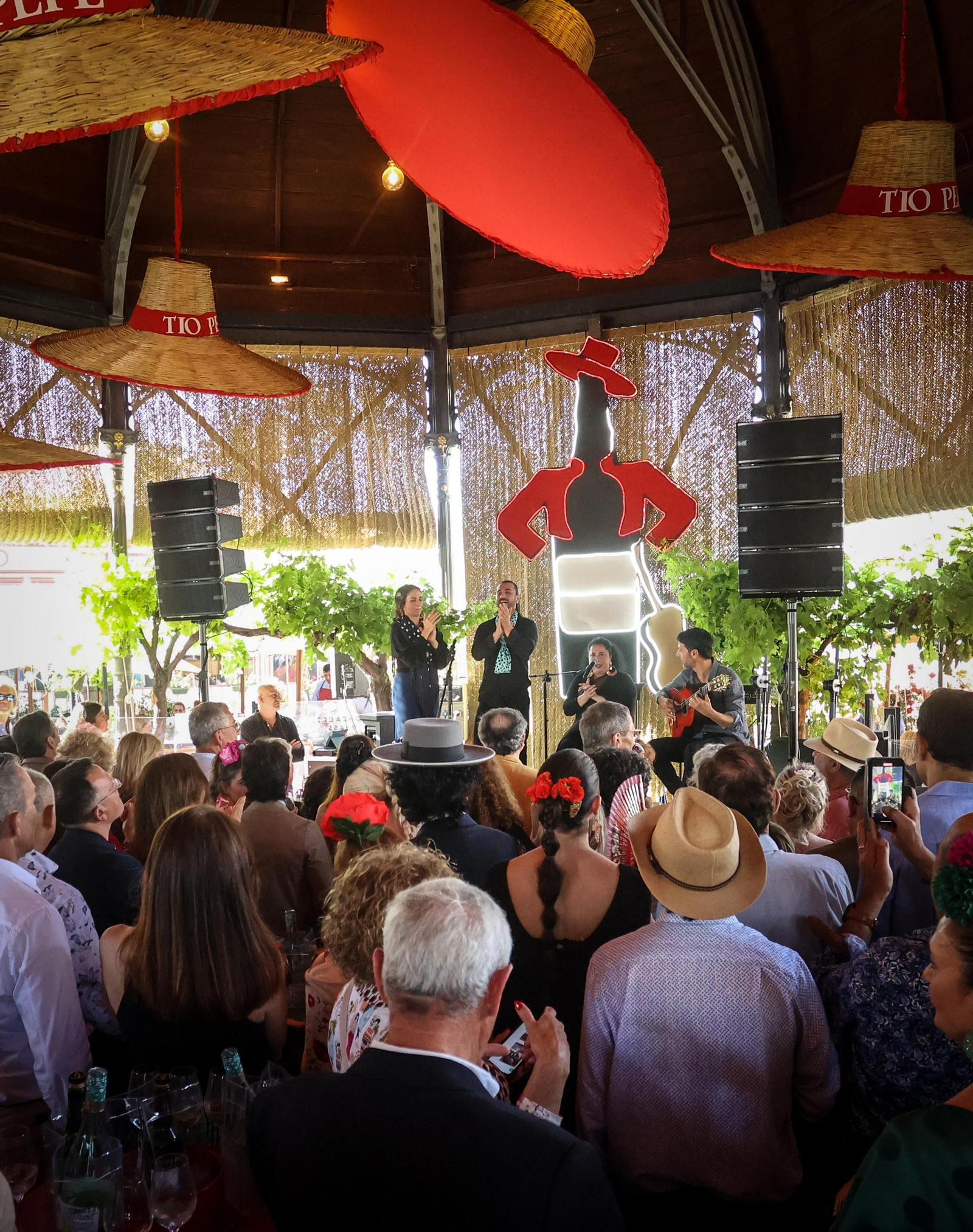 Imágenes del ambiente el lunes en la Feria de Jerez 2024