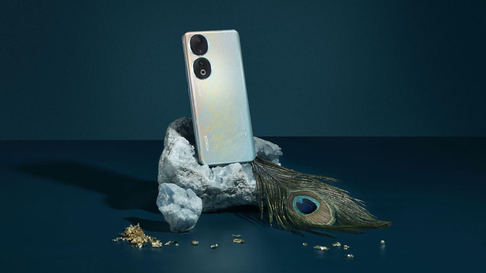 Smartphone Honor 90: Peacock Blue Edition