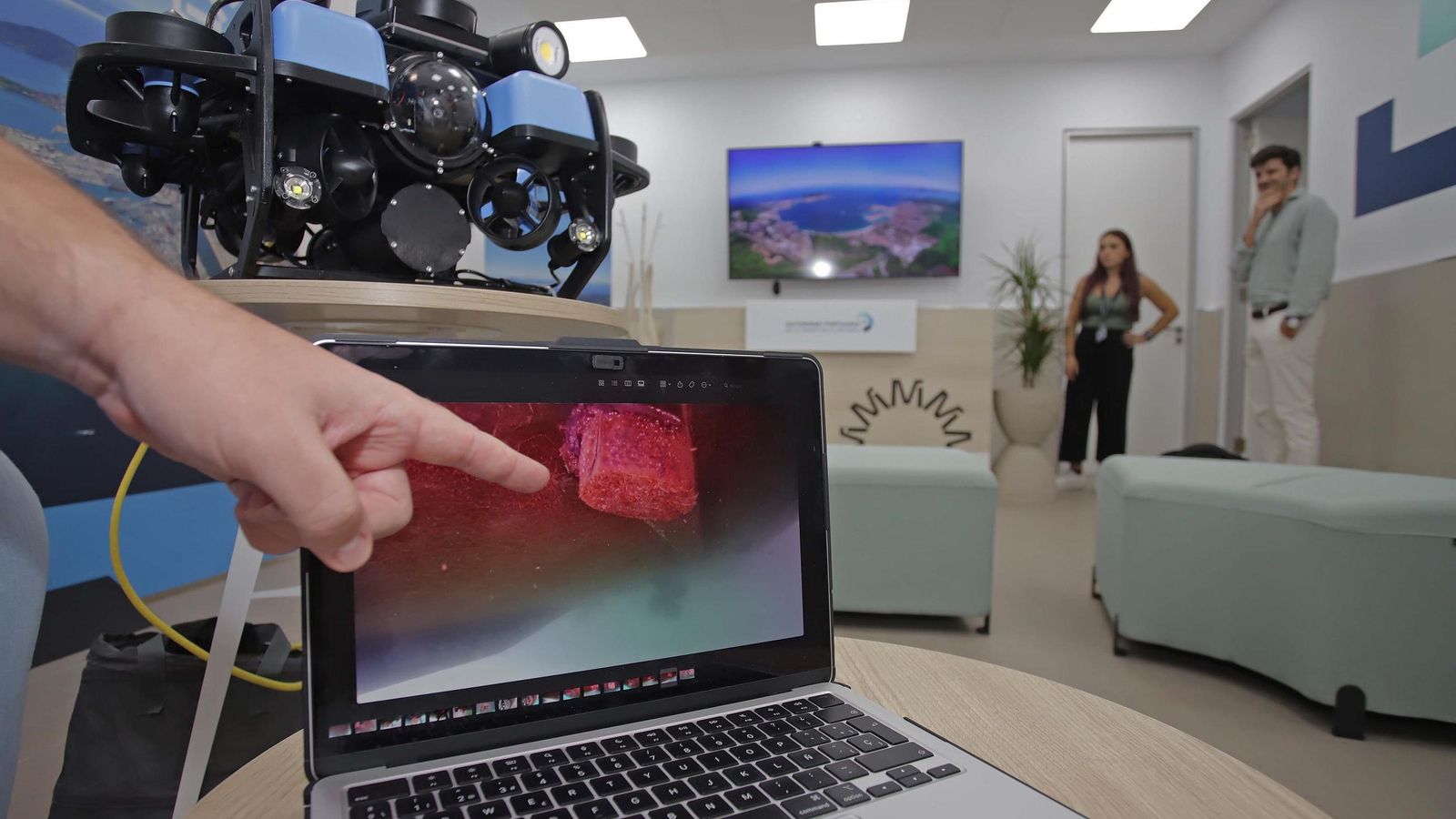 Imágenes de una inspección submarina a un barco captada por Eonsea